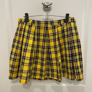 Hot topic yellow and black pleated skirt
